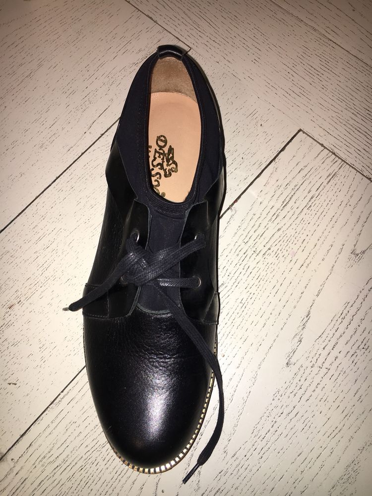 Vand pantofi imitatie piele nou nouti purtati doar in casa pt proba