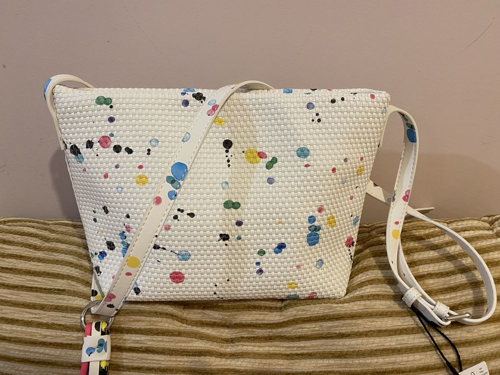 Дамска чанта Desigual,Desigual,цветна чанта,бяла чанта,чанта през рамо