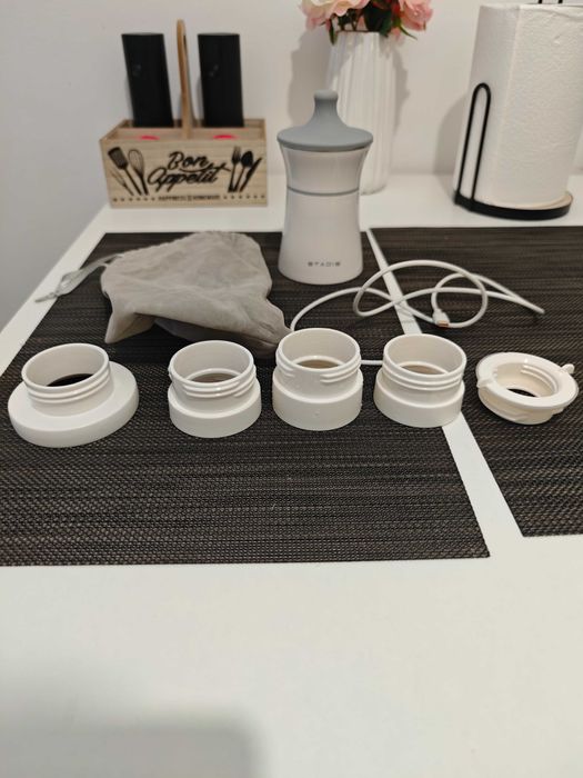 Încălzitor de biberoane portabil