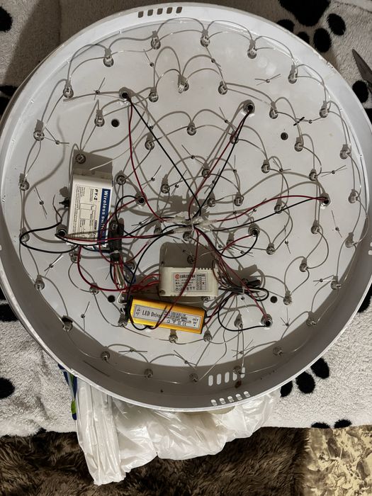 Продам красивую люстру