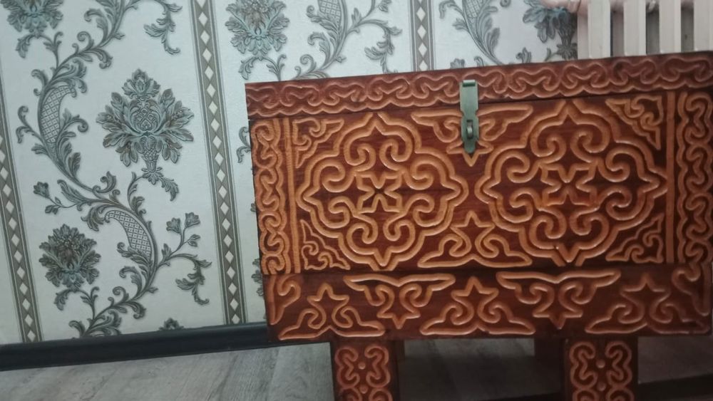 Сундук деревянный