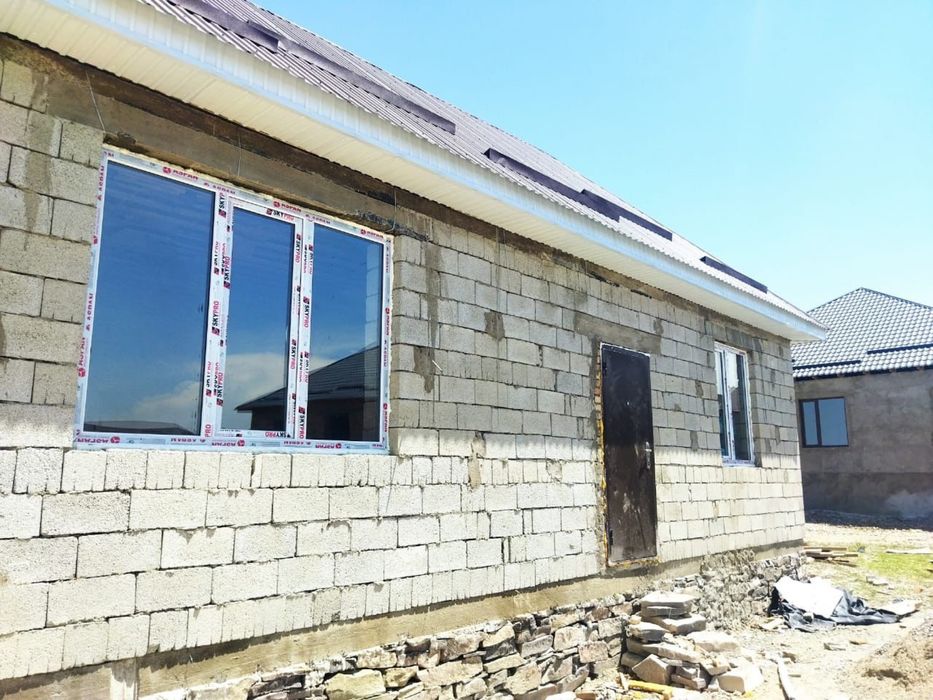 Участок с времянкой