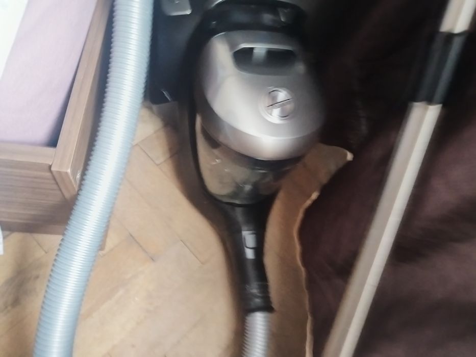 Продавам 2 броя прахосмукачки