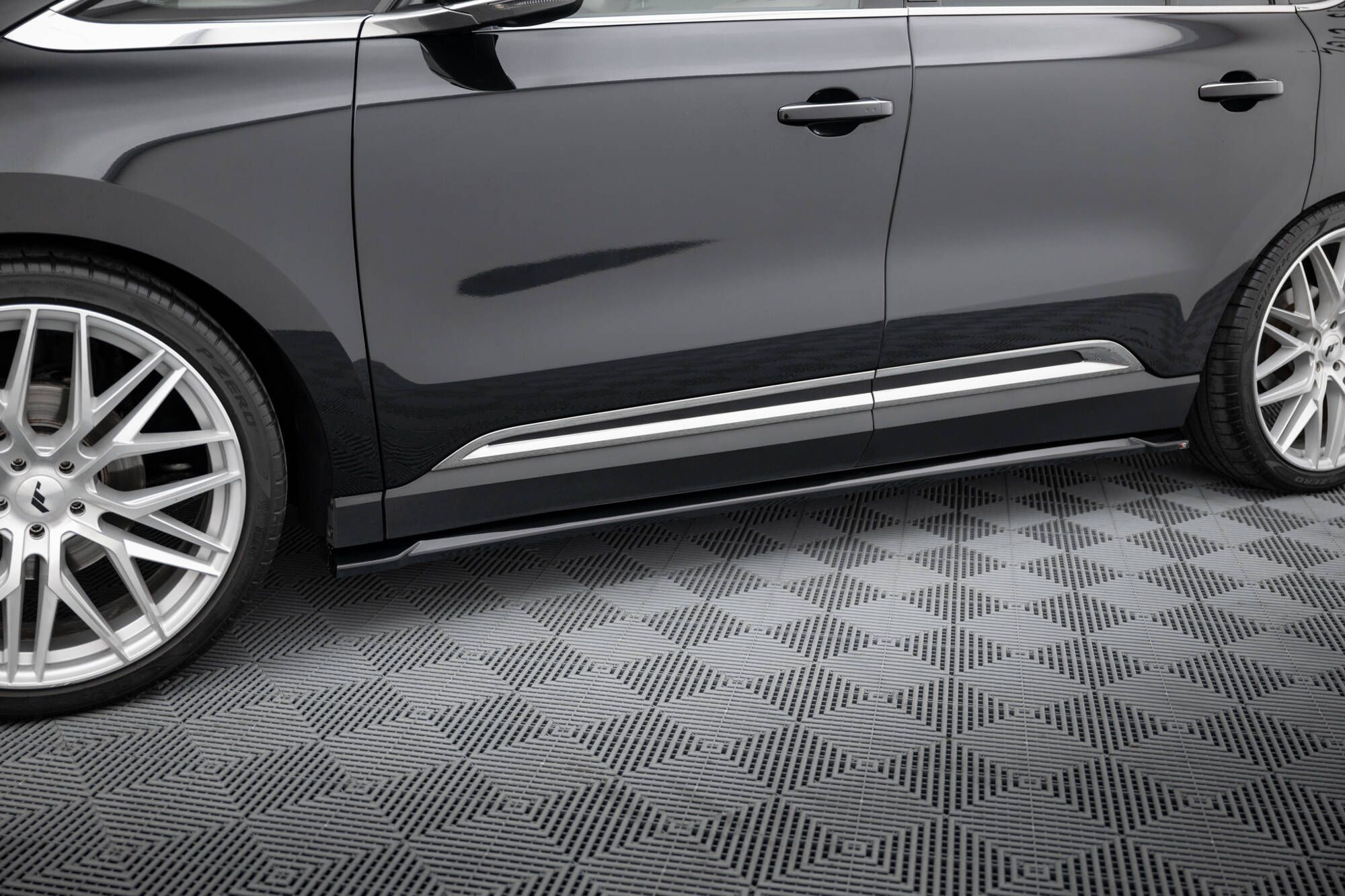 Pachet Prelungiri compatibil cu Renault Espace Maxton Design