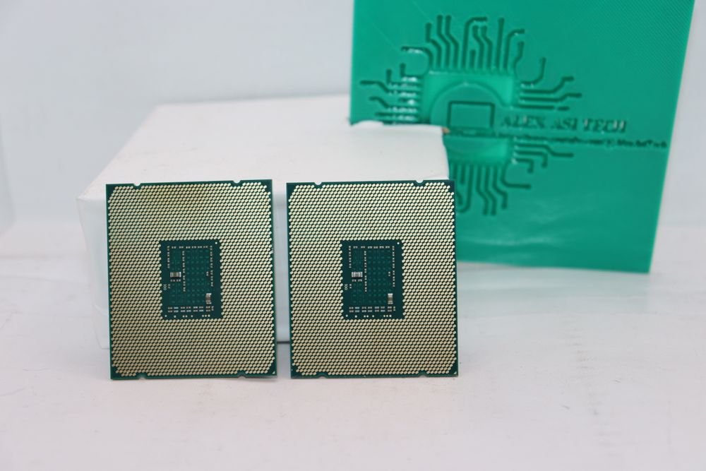 2 x Procesor Intel Xeon 12 Cores E5-2673 V3 2.4 GHz Skt 2011-3 DDR4