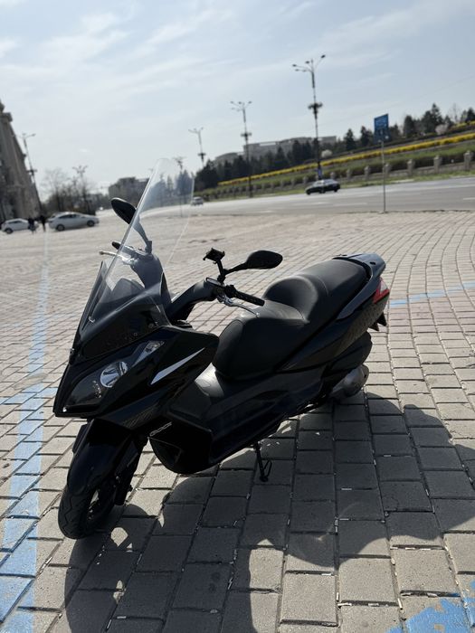 Vand maxi scuter Kymco Downtown 300i ABS