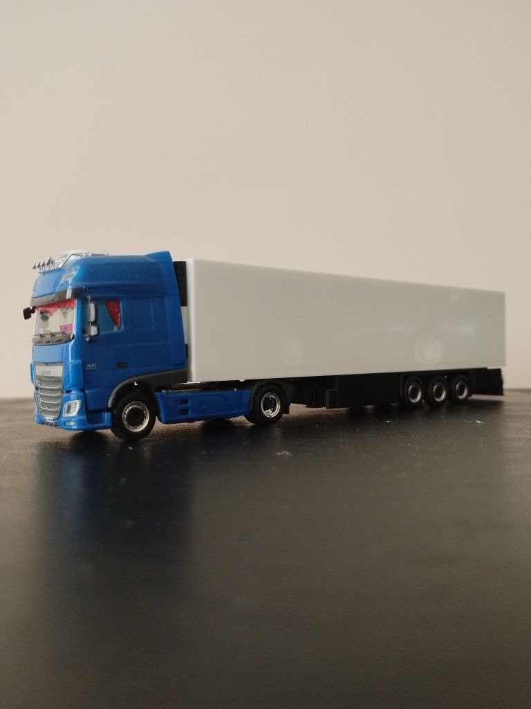 Камион DAF XF 106