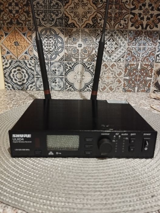 Shure ULX -d4 cu bodypack pentru instrument