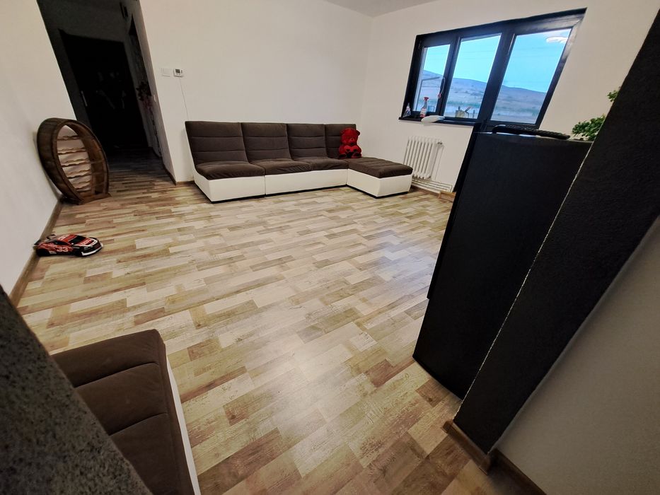 vand Apartament cu 2 Camere situat în santimbru fabrica