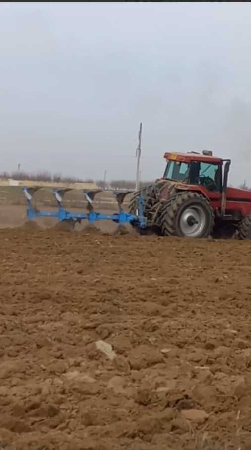 Traktor Magnium 8940