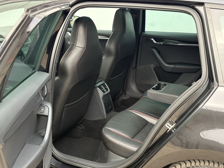 Skoda Octavia”VRS”-2.0-184 Cp/DSG/Lane Assist/Acc/Trapa/Camera/Navi