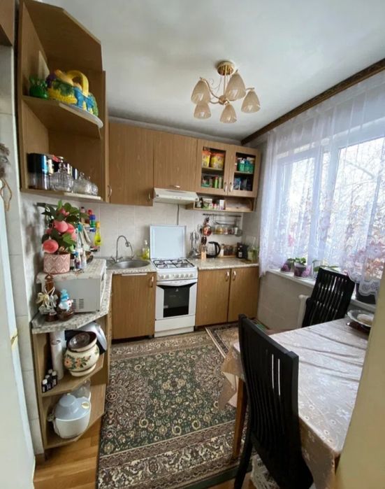 Срочно продается 2ком метро Максим Горький