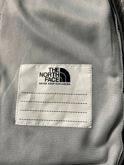 THE North Face яке windrunner Сиво/Синьозелено