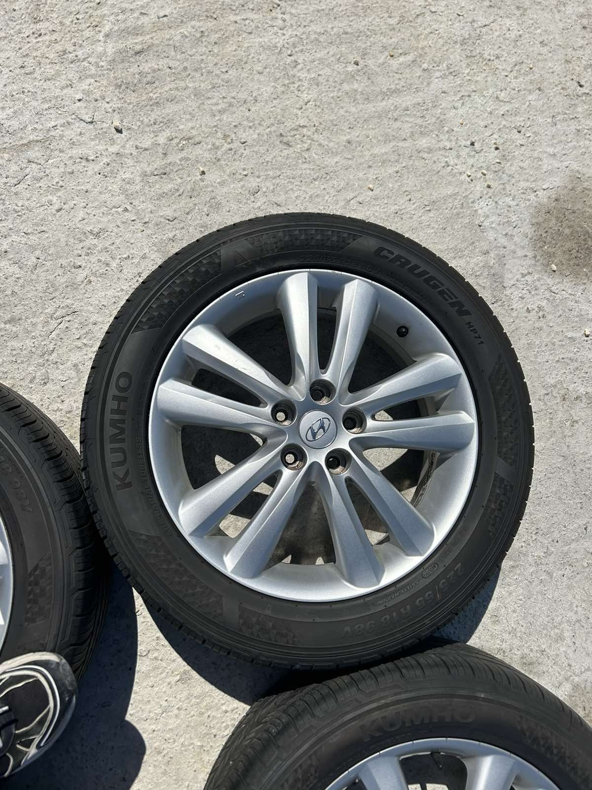4бр. Джанти със гуми . За Hyundai ix35 / 99% нови дот 2024
