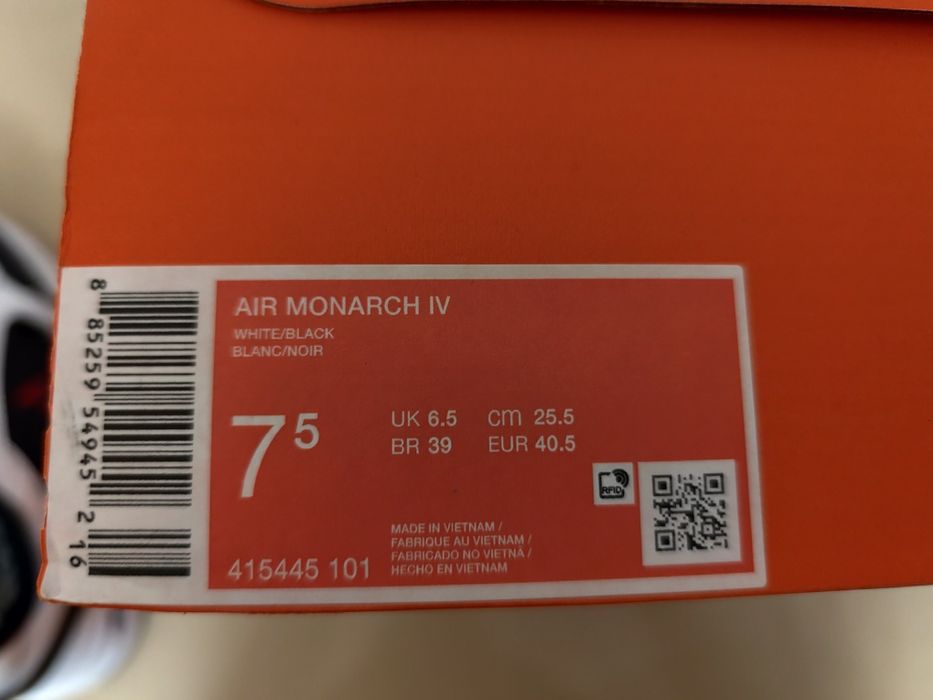 Оригинални маратонки Nike Air Monarch IV чисто нови