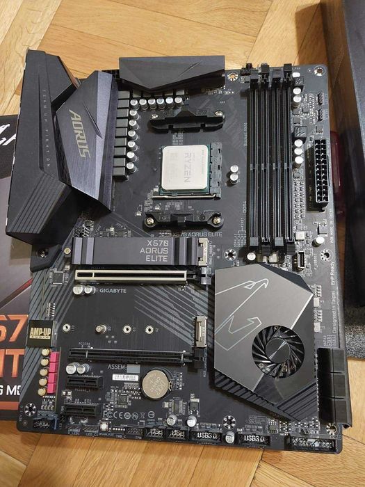 AMD Ryzen 7 5800X + Gigabyte X570 Aorus Elite