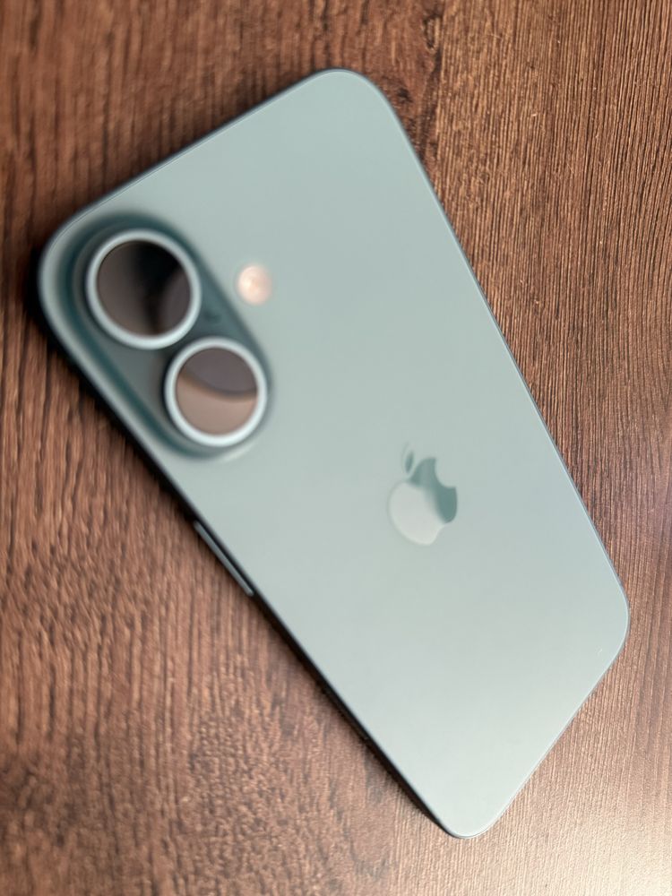 iPhone 16 ! Батерия 100% !