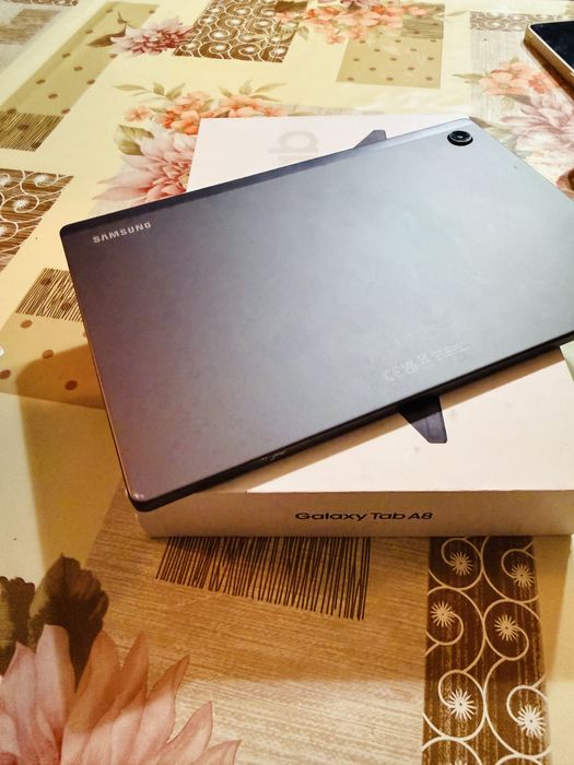 Таблет samsung A8