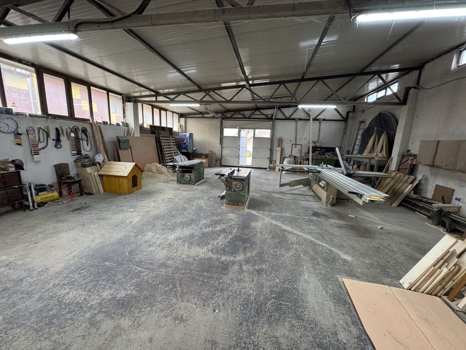 Inchiriez hala de productie/ atelier de tamplarie/cladire de inchiriat