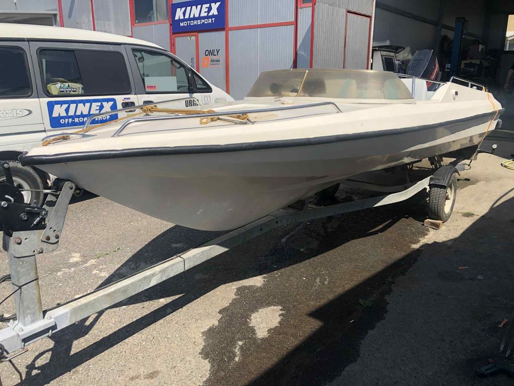 Моторна Seahog лодка с колесар