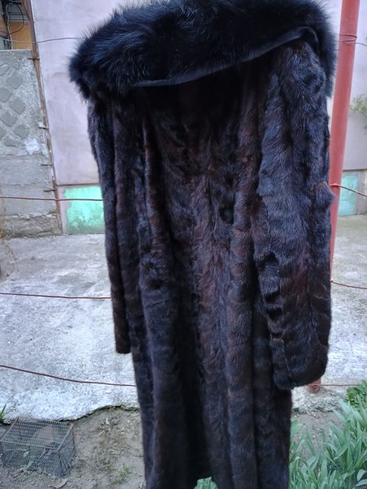 Vand haina de blana de nurca, folosita,pret 1900 lei. Alte blanuri etc