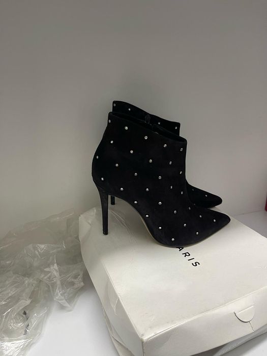 Botine piele întoarsă cu strasuri