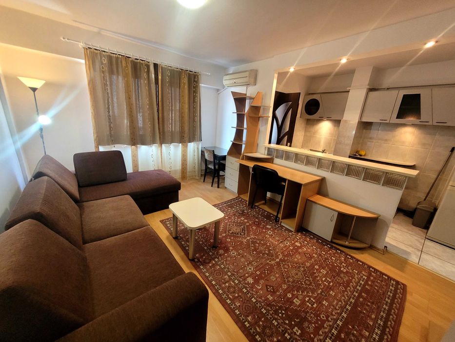 Inchiriere apartament o cameră ultracentral, Piata Mihai Viteazu