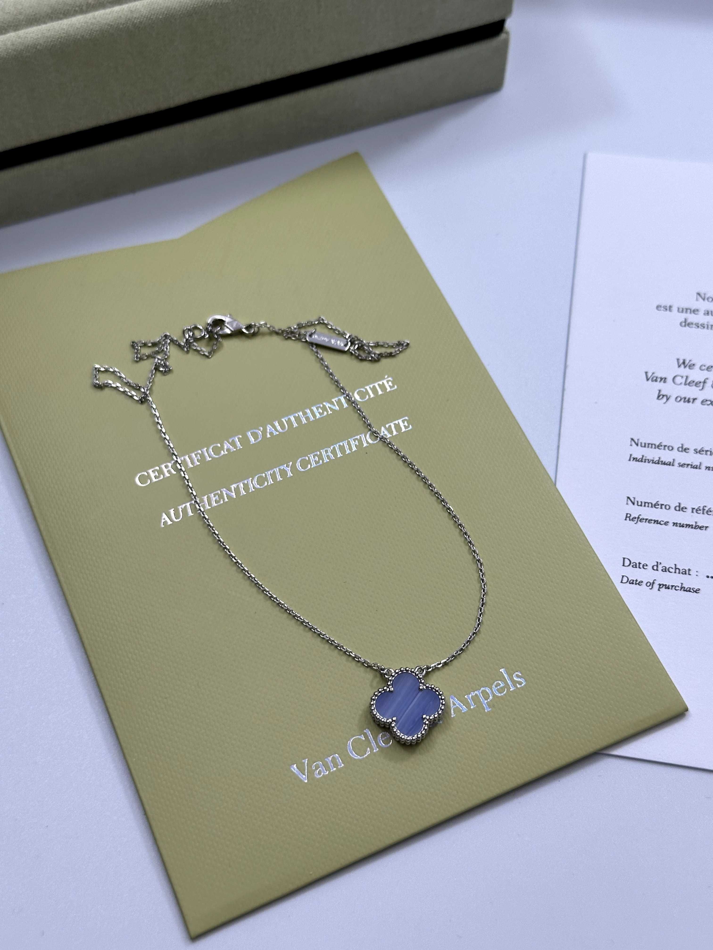 Colier Van Cleef & Arpels Aur Alb 750 Chalcedony