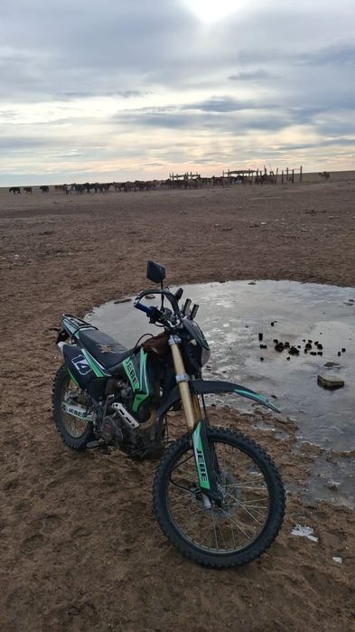 Продам мотоцикл 250 кубовый