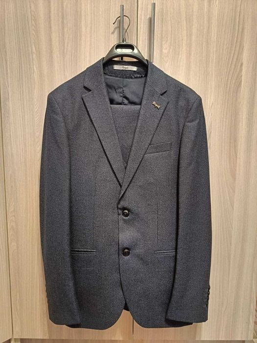 Продам мужской костюм тройка. Размер 48.