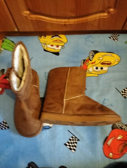 Cizme UGG mărimea 38