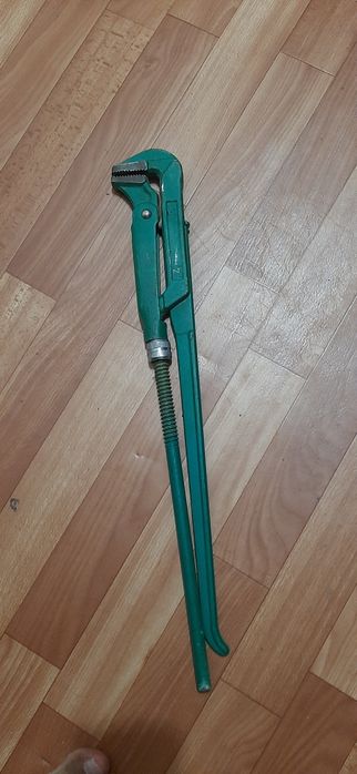 Продам газовый ключ номер 3,б/у