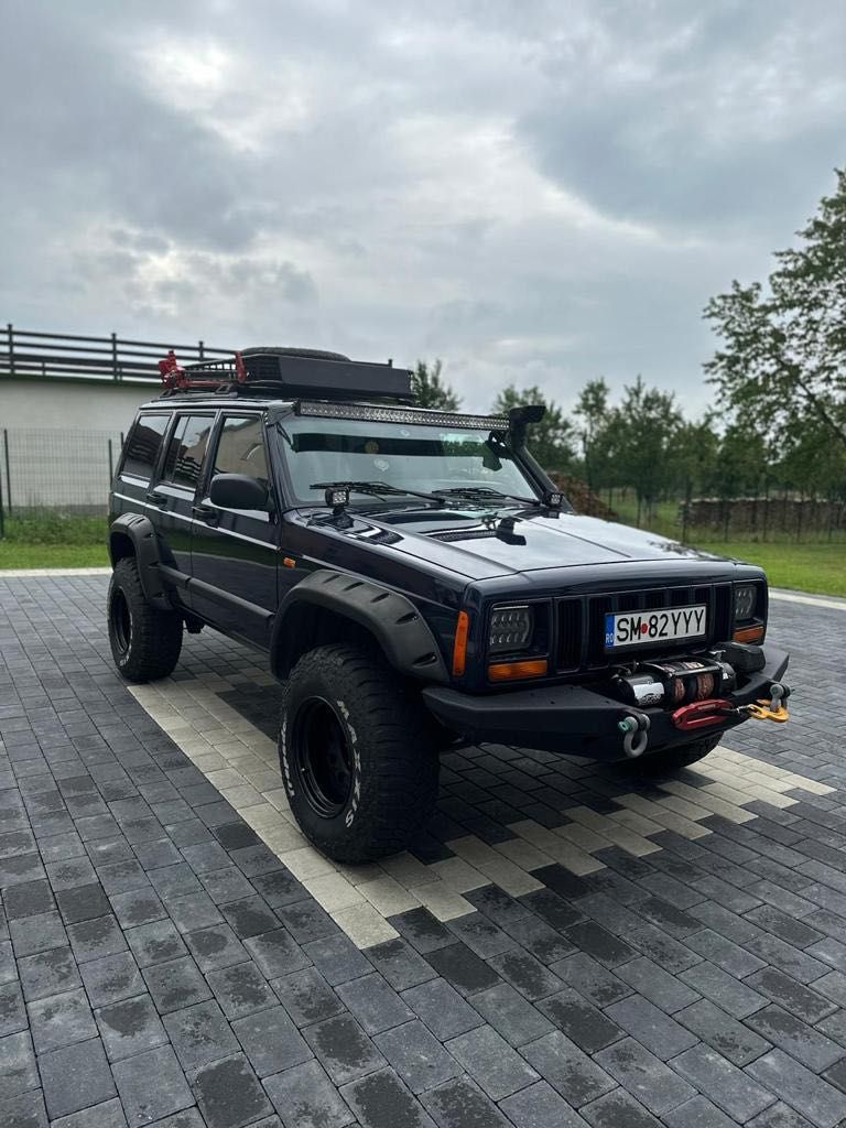 Jeep Cherokee xj anul 2000