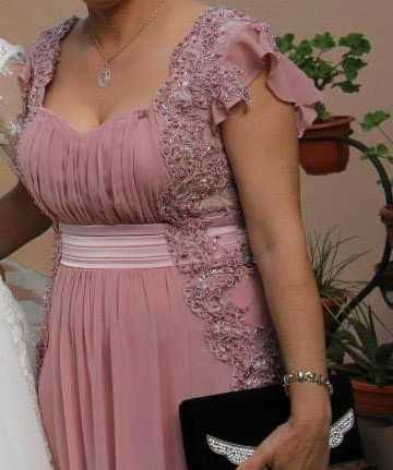 Rochie eleganta cu mărgele, m. 42, culoare roz pudrat