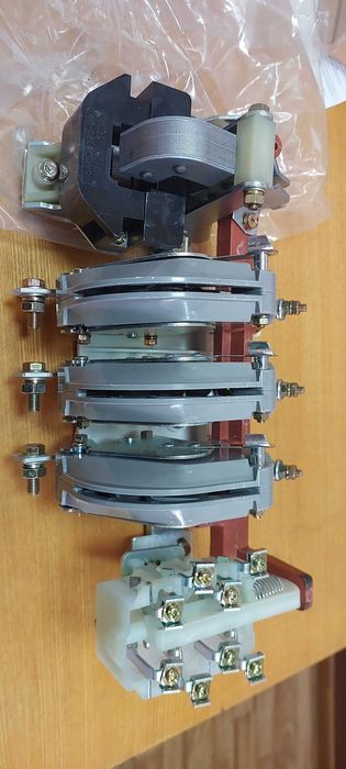 продам контакторы КТ 6023Б