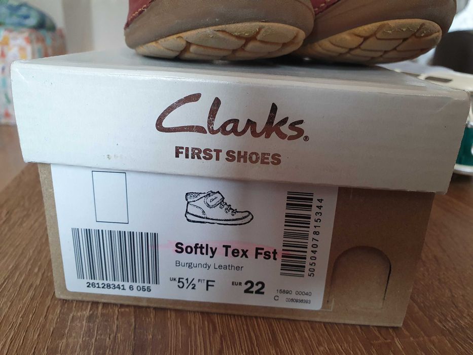 Детски обувки clarks 22 номер