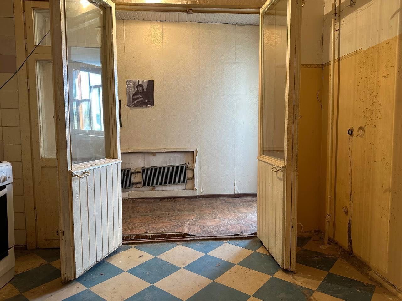 Мирабад Продается 2 комнатная квартира Ц-7 ЦУМ Пос-во Туркменистана