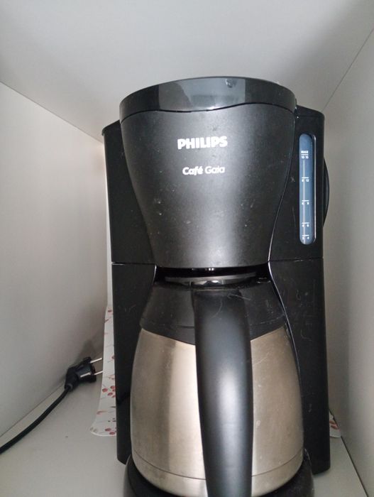 Vând cafetiera Philips garanție și aspirator Deerma