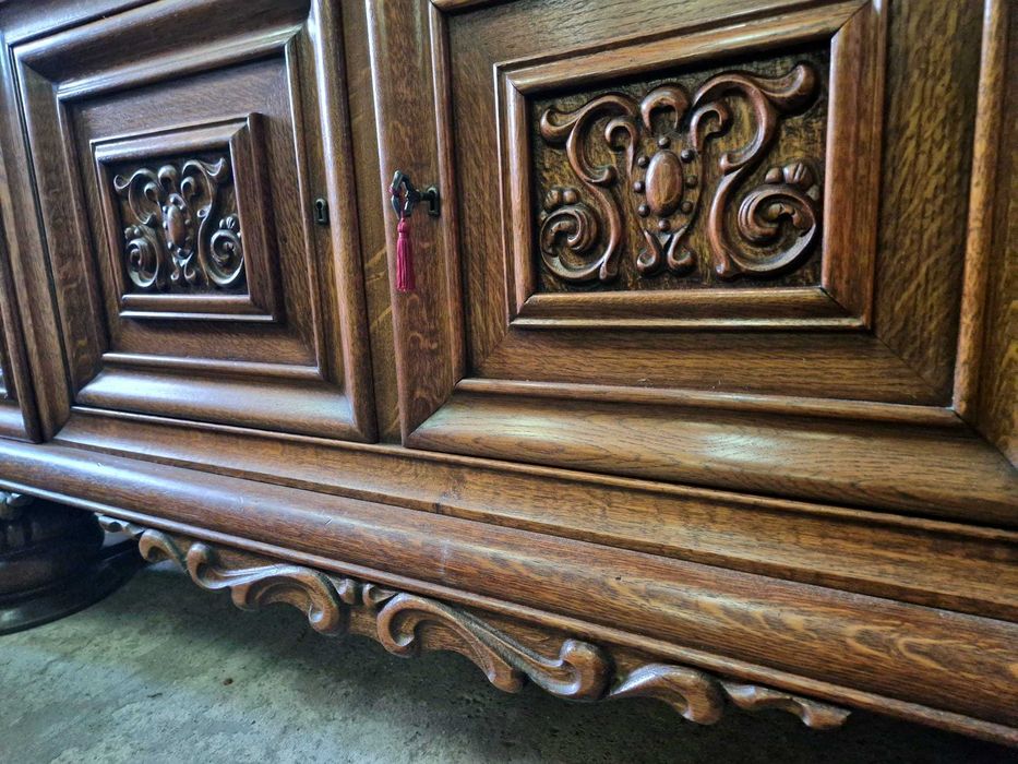 Уникално красив контрабюфет дресоар