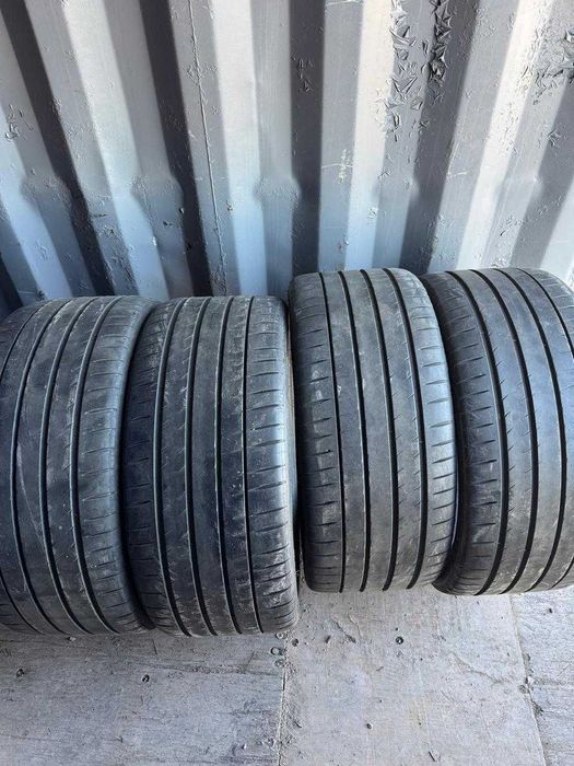 Продам комплект автомобильных шин Michelin 265/35-21