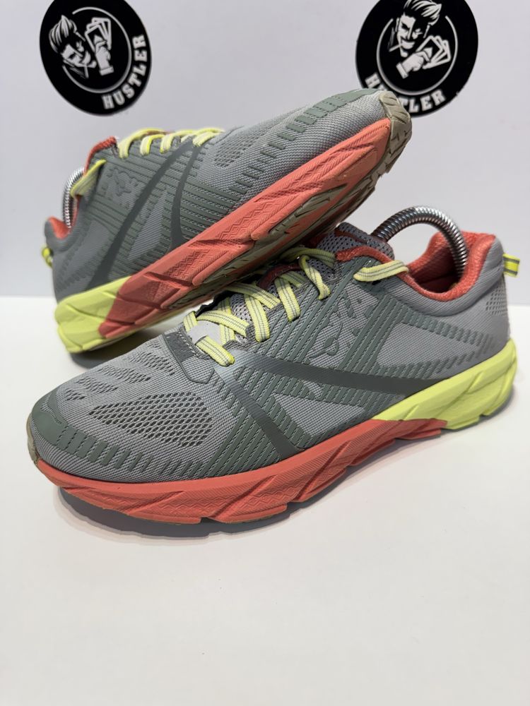 Маратонки HOKA TRACER 2 .Номер 38.5,стелка 24см