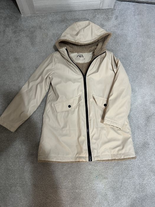 Куртка  ZARA для девочек 10 -11 лет в отличном состоянии