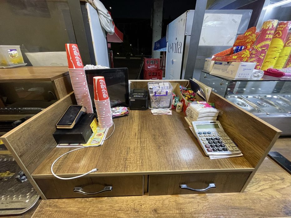 Fast food  biznes sotiladi.