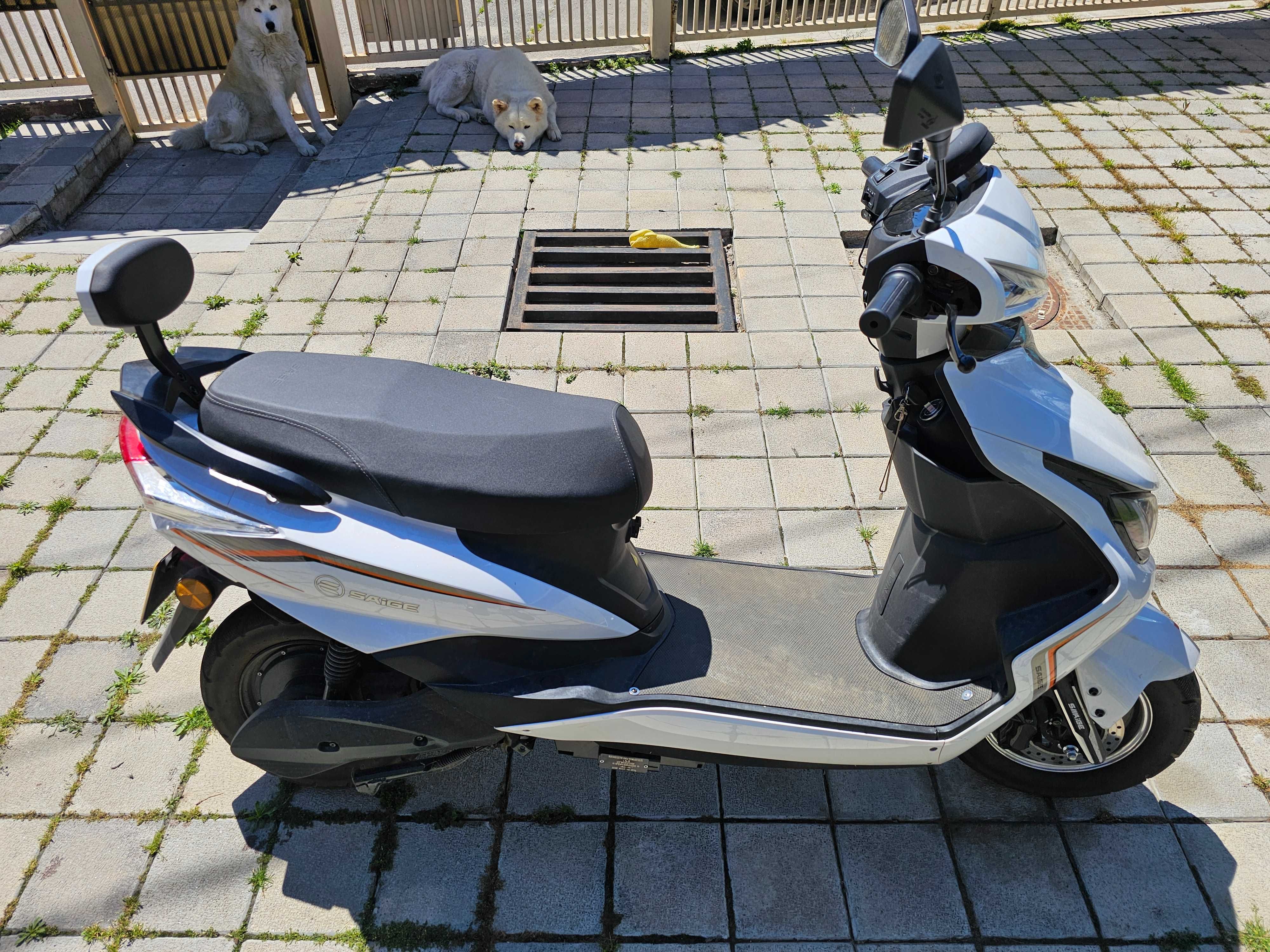 De Vanzare scooter electric