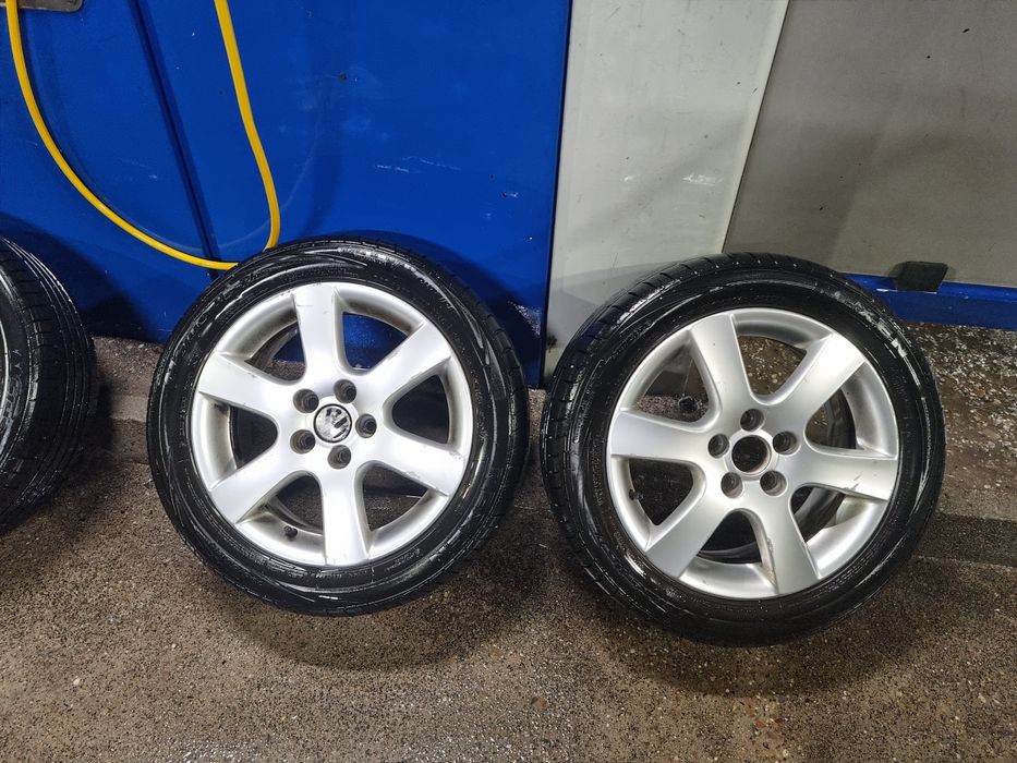 Гуми и джанти оригинални VW 15"