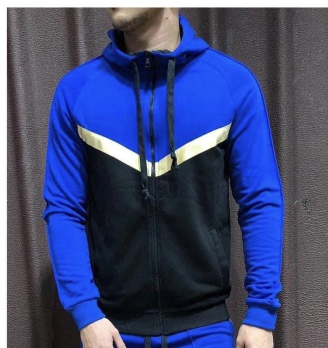 Bluze cu gluga si pantaloni de barbati