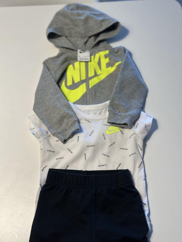 Оригинално екипче nike за бебе