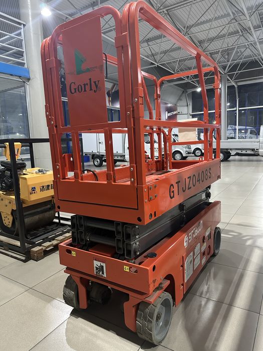 Самоходная ножничная подъемная площадка электрическая GTJZ0408S