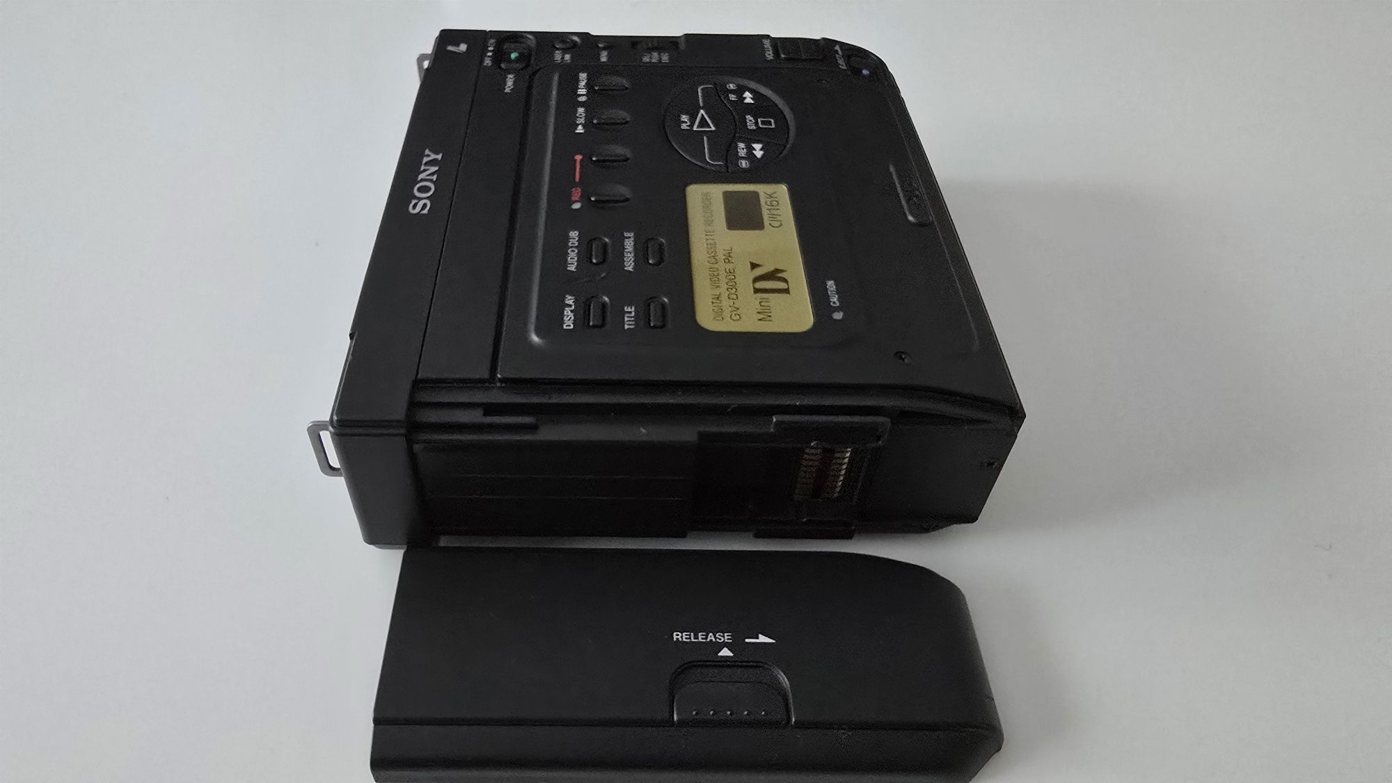 Sony mini DV GV-D300E Digital Video Cassette recorder
