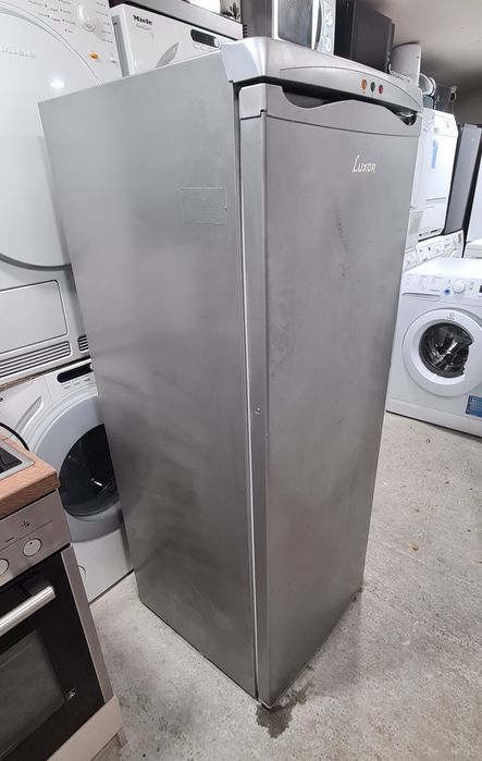 Вертикален фризер Luxor GS245 A+ 144см